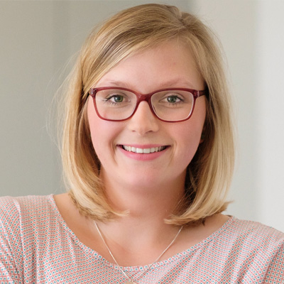 Das Bild zeigt Frau Sandra Wilde, die persönliche Ansprechpartnerin im Bewerbermanagement.